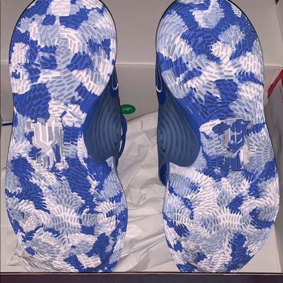 Kyrie Low - Picture 3 of 3